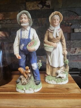 Vintage Homco Man & Woman Farmer Pair Apples Squirrel Bunnies Porcelain #1409